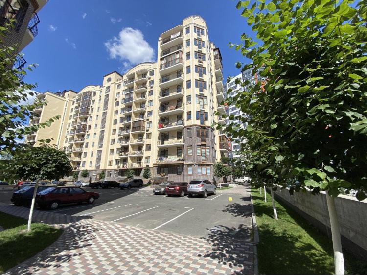 Luxury Emerald Apartments Irpin Esterno foto